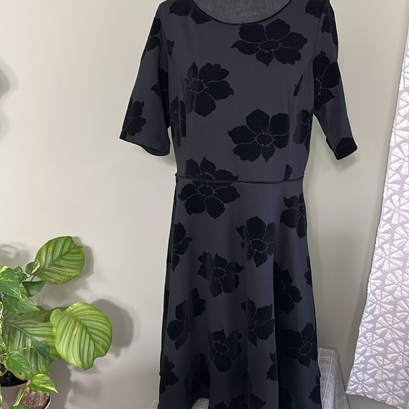 Elegant Black Floral Dress L below the knee Lands End pull on w flocked flowers - Picture 3 of 5